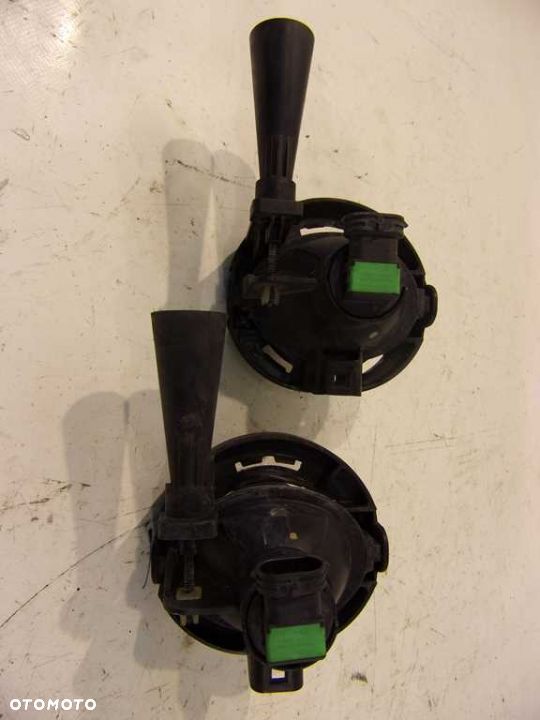 CHRYSLER 300C LANCIA THEMA 11- HALOGEN 5182021AA - 3