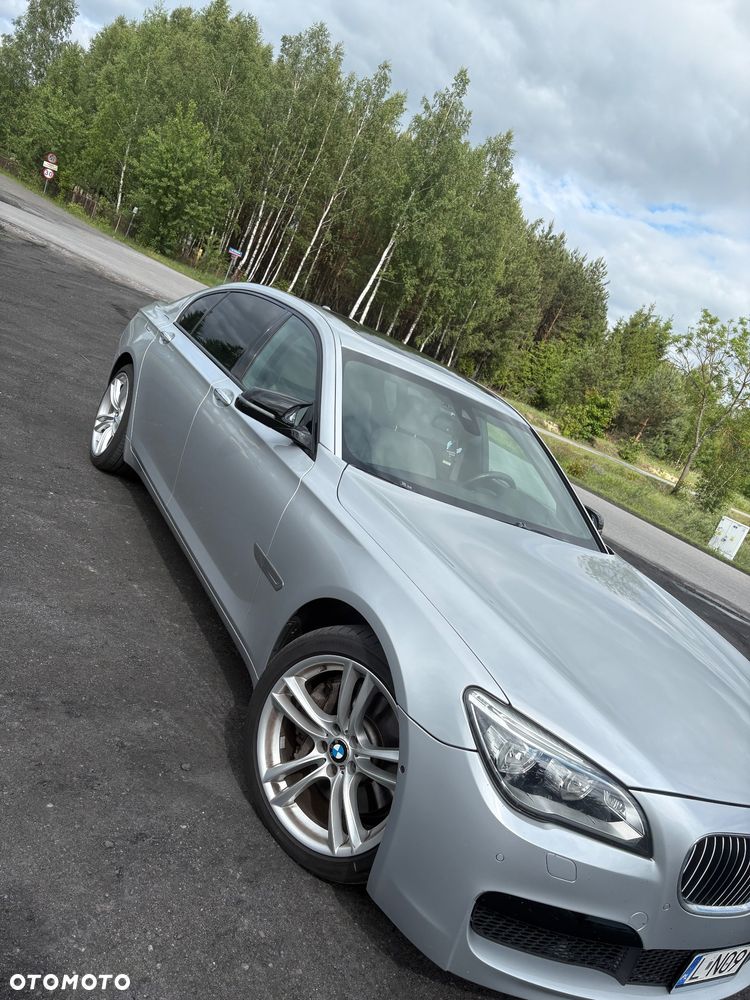 BMW Seria 7 750Li - 4