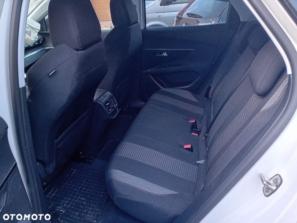 Peugeot 3008 1.2 PureTech GT S&S EAT8 - 10