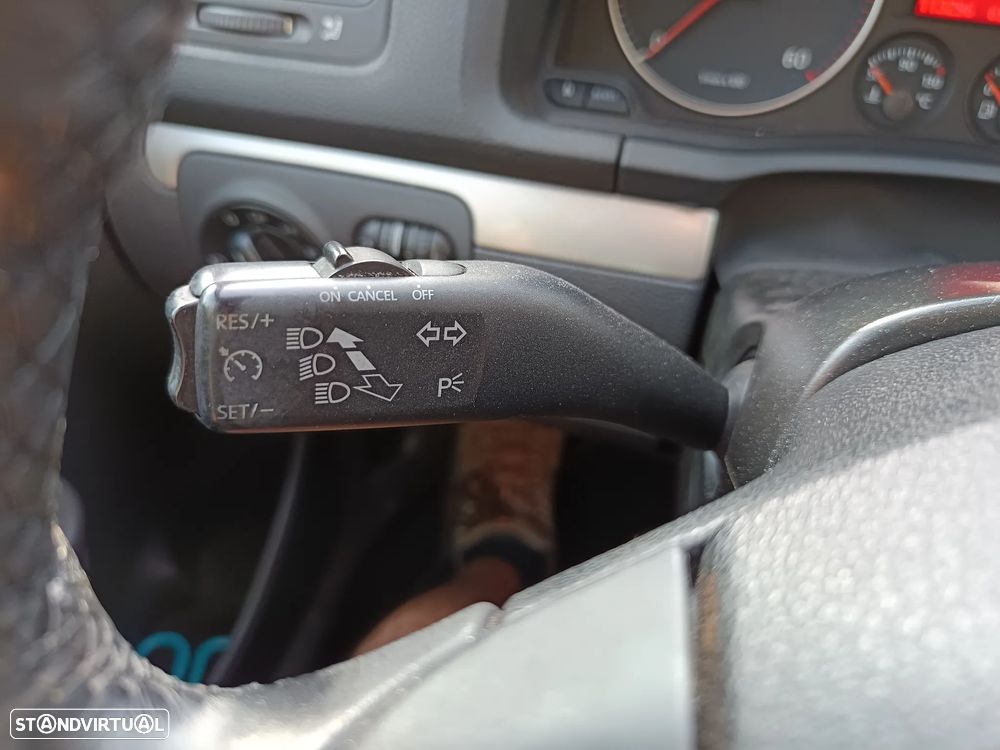 VW Golf 1.9 TDi Confortline DSG 7V - 40