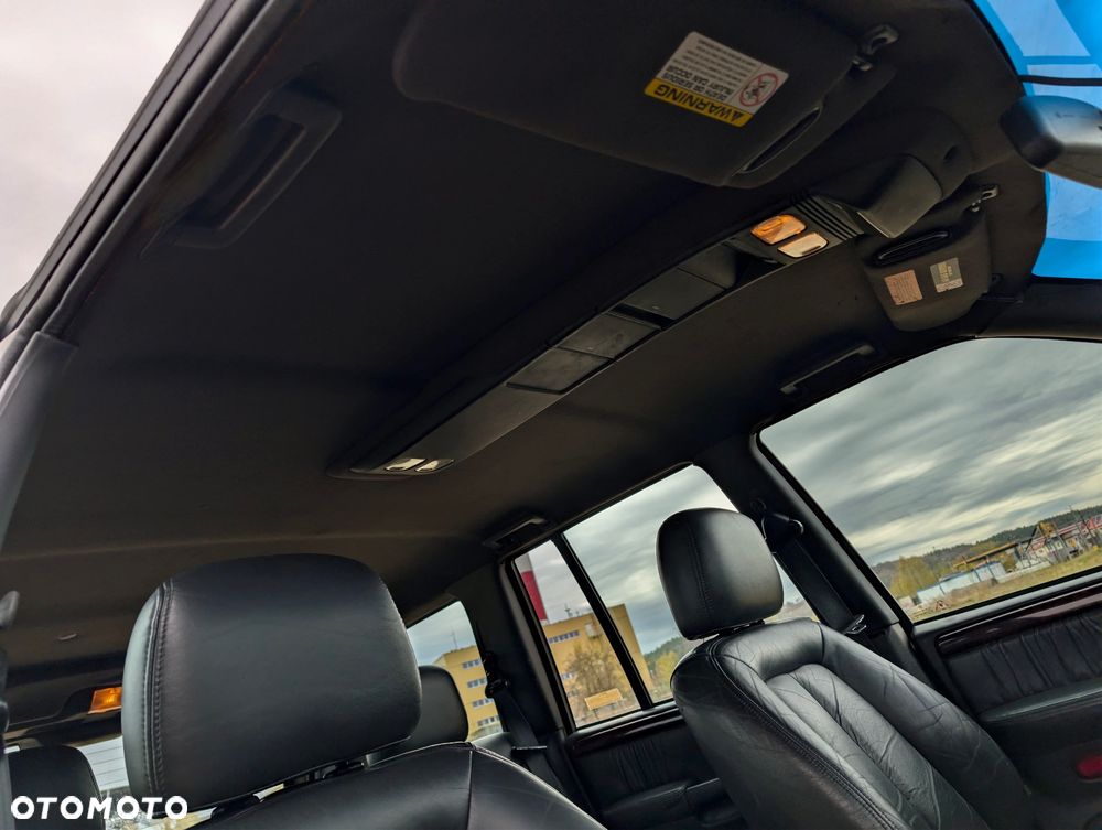 Jeep Grand Cherokee 5.9 Limited - 38