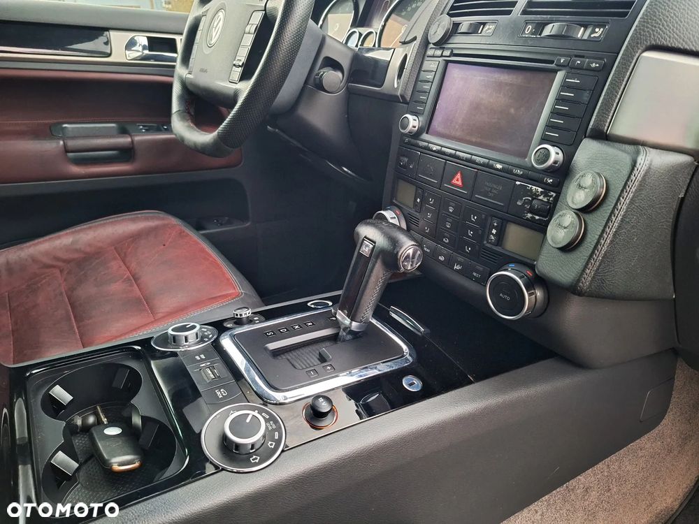 Volkswagen Touareg 4.2 V8 Automatik Individual - 34