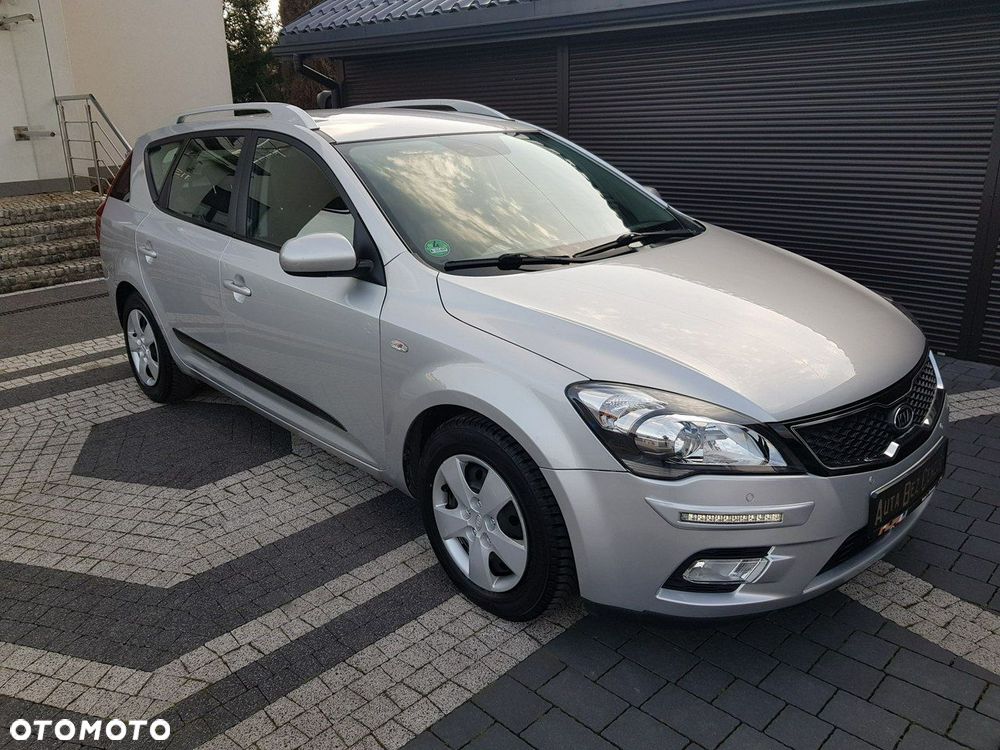 Kia Ceed - 4