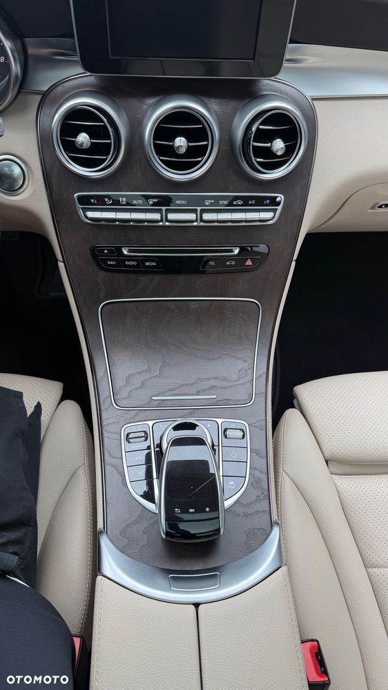 Mercedes-Benz GLC - 13
