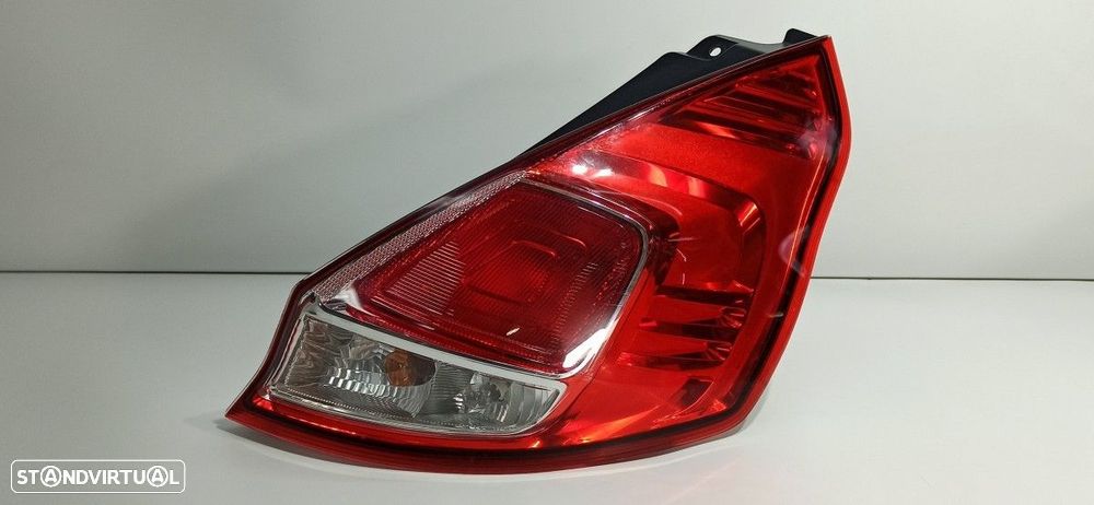 FAROLIM TRASEIRO DIREITO FORD FIESTA (CCN) TITANIUM - 1