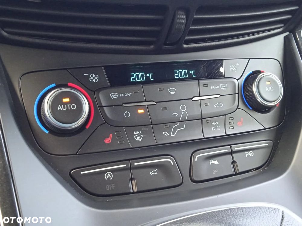 Ford Kuga 1.5 EcoBoost 2x4 ST-Line - 27