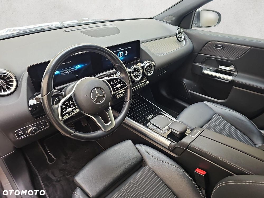 Mercedes-Benz GLA - 10
