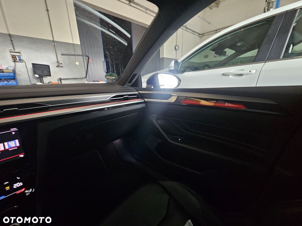 Volkswagen Arteon 2.0 TDI SCR DSG R-Line - 36