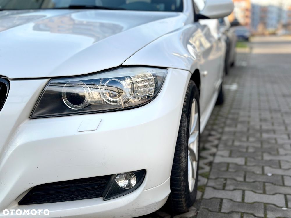 BMW Seria 3 318d DPF Edition Sport - 21