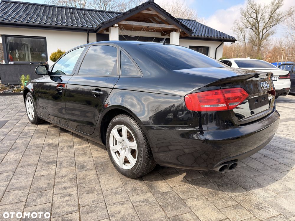 Audi A4 Limousine - 4
