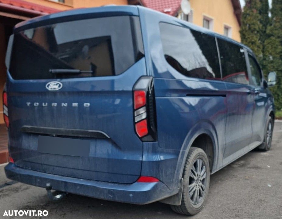 Ford Tourneo Custom Bus 320 2.0 EcoBlue 170 CP L1H1 Titanium Aut. - 12