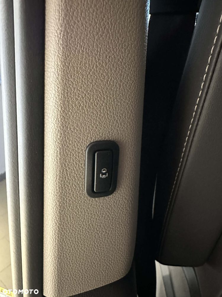 Volkswagen Multivan 2.0 TSI L2 Style DSG - 18
