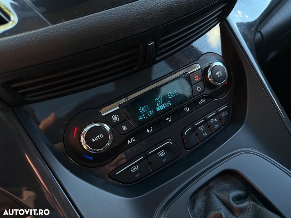 Ford Kuga - 24