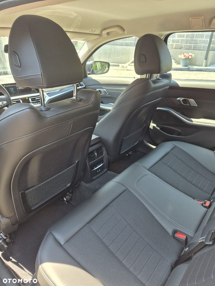 BMW Seria 3 330e xDrive Sport Line - 14