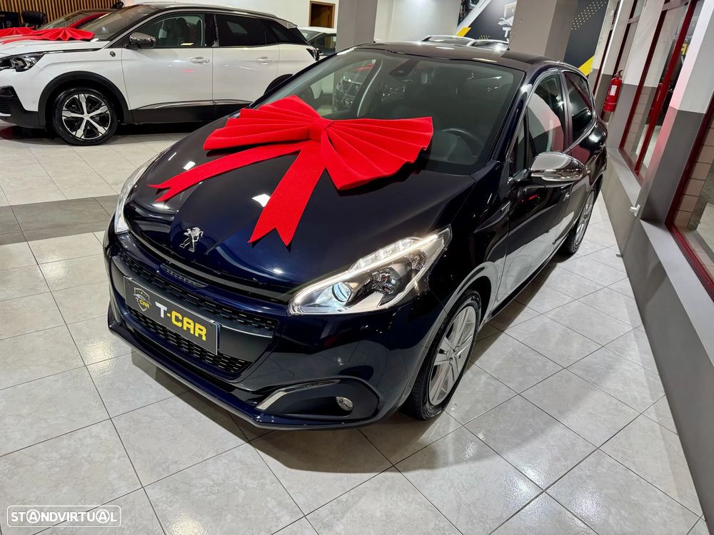 Peugeot 208 1.2 PureTech Signature - 1