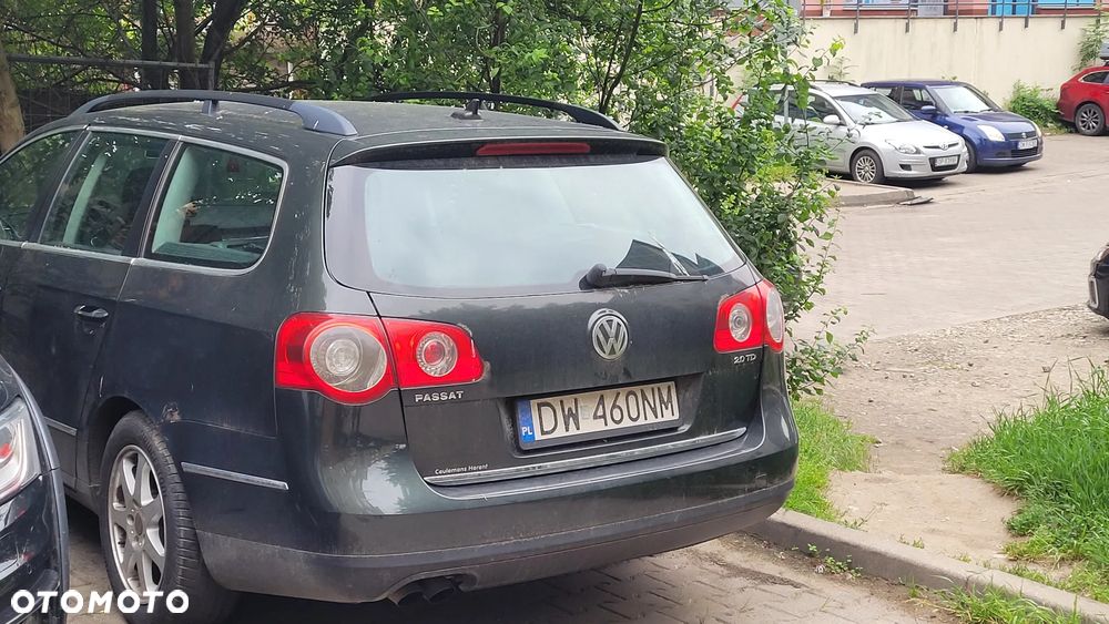 Volkswagen Passat 2.0 TDI Comfortline DSG - 2