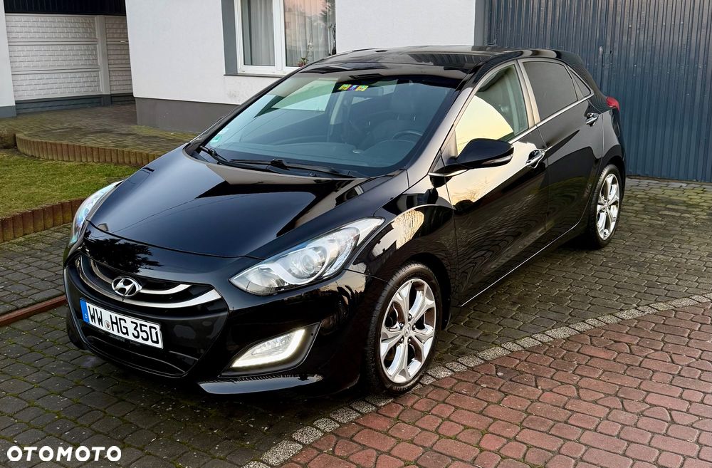 Hyundai i30 blue 1.6 CRDi Passion - 1