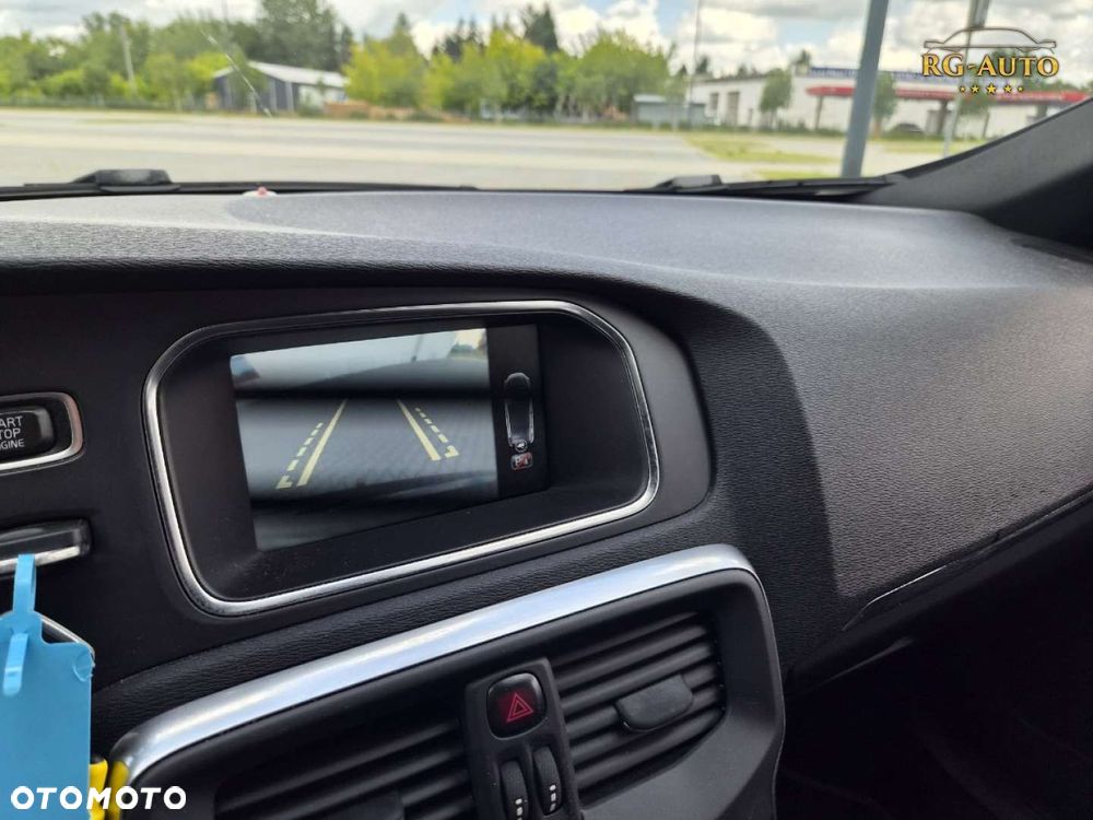 Volvo V40 - 25