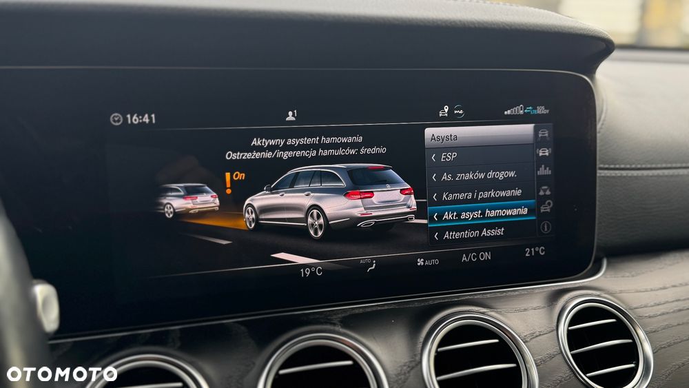 Mercedes-Benz Klasa E 220 d 4-Matic 9G-TRONIC - 34