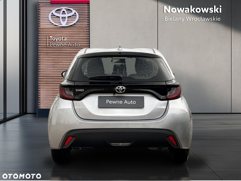 Toyota Yaris - 4
