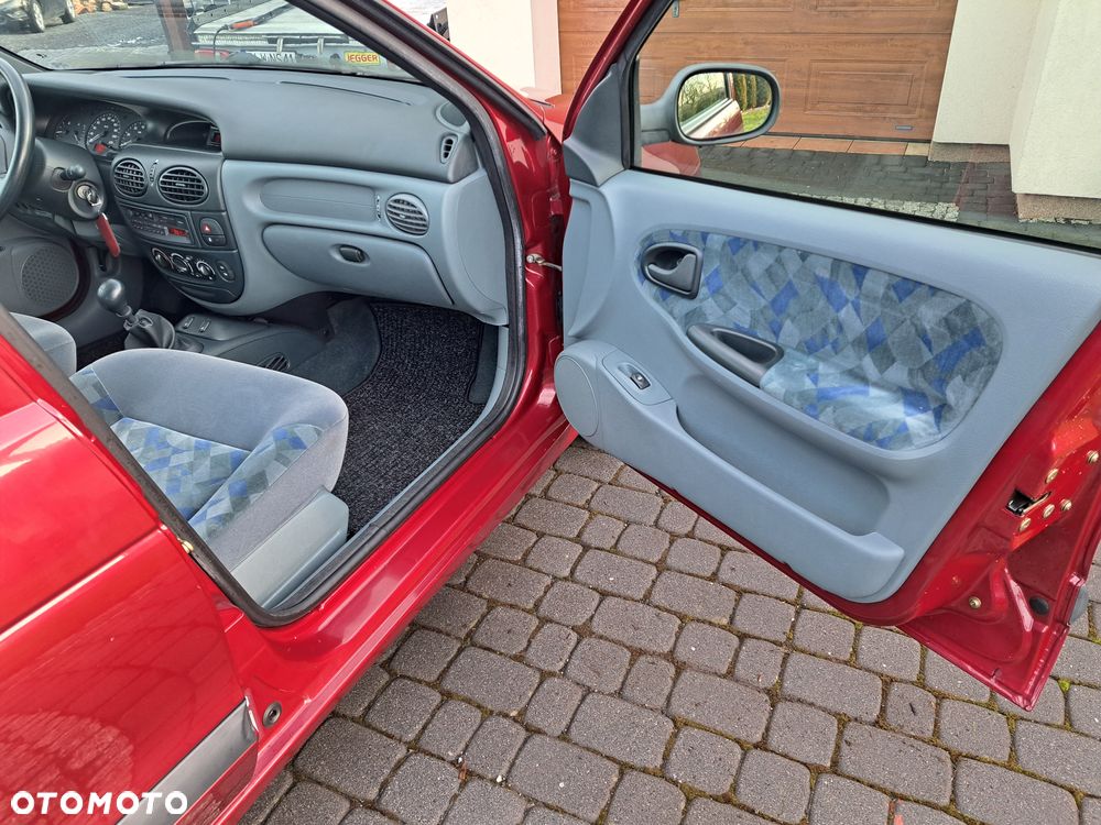 Renault Megane 2.0 RT - 8