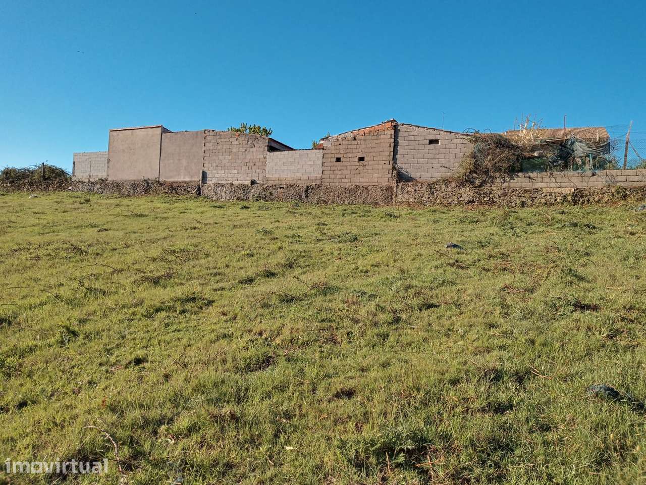 Terreno em Quadrazais (Sabugal) 3.637m² Inserido em Perímetro Urbano - Grande imagem: 3/9