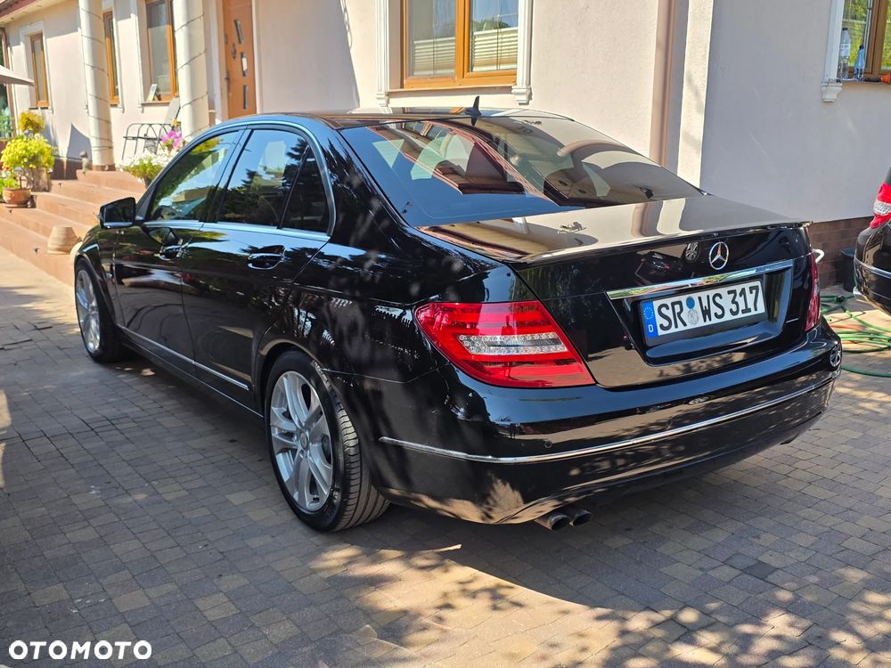 Mercedes-Benz Klasa C 180 BlueEFFICIENCY Avantgarde - 38