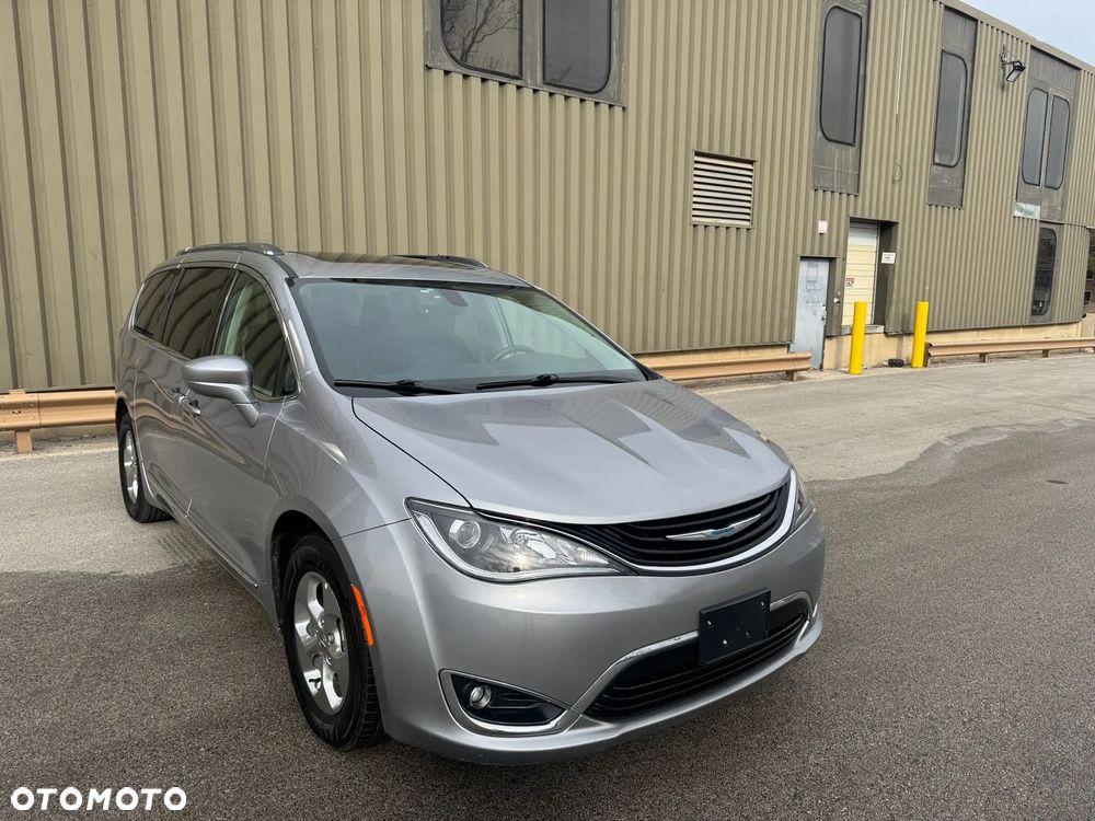 Chrysler Pacifica - 3