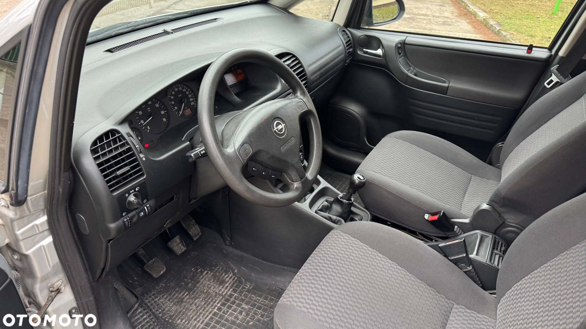 Opel Zafira 1.6 16V Comfort - 8