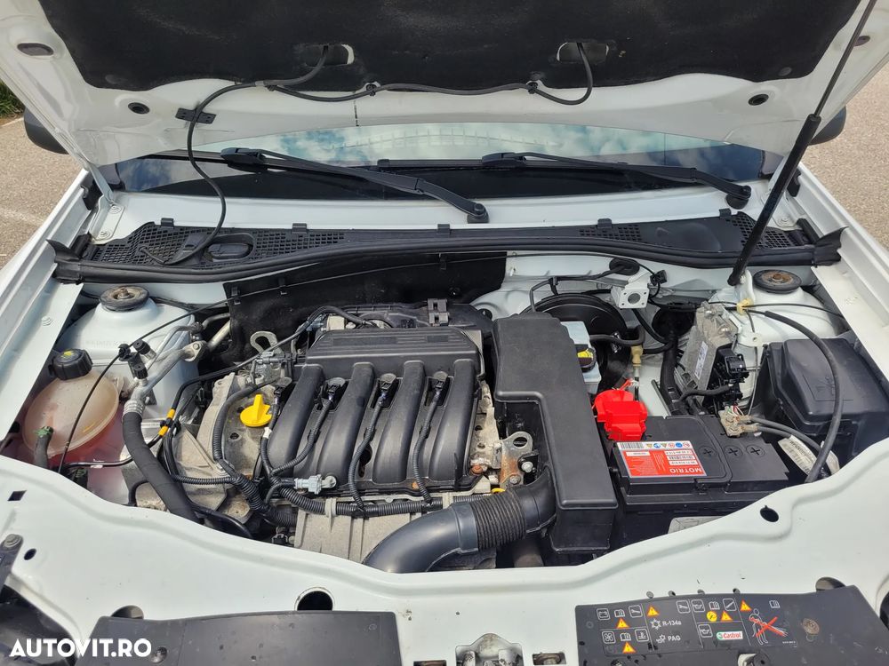 Dacia Duster 1.6 4x2 Laureate - 11