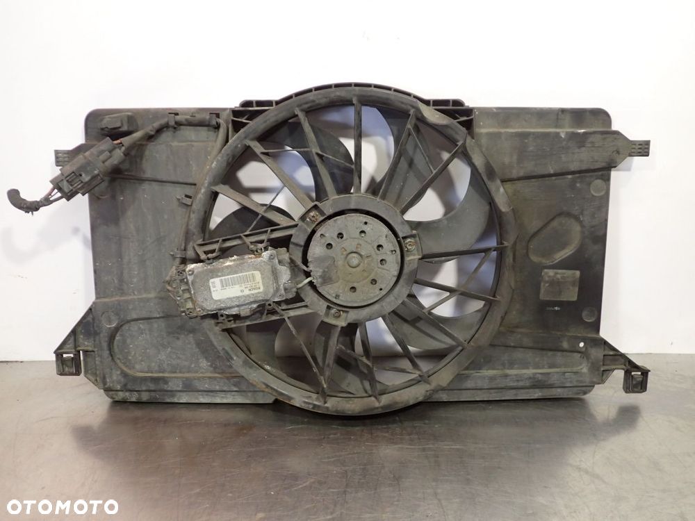 WENTYLATOR CHŁODNICY FORD FOCUS MK2 LIFT 3M5H-8C607-UH