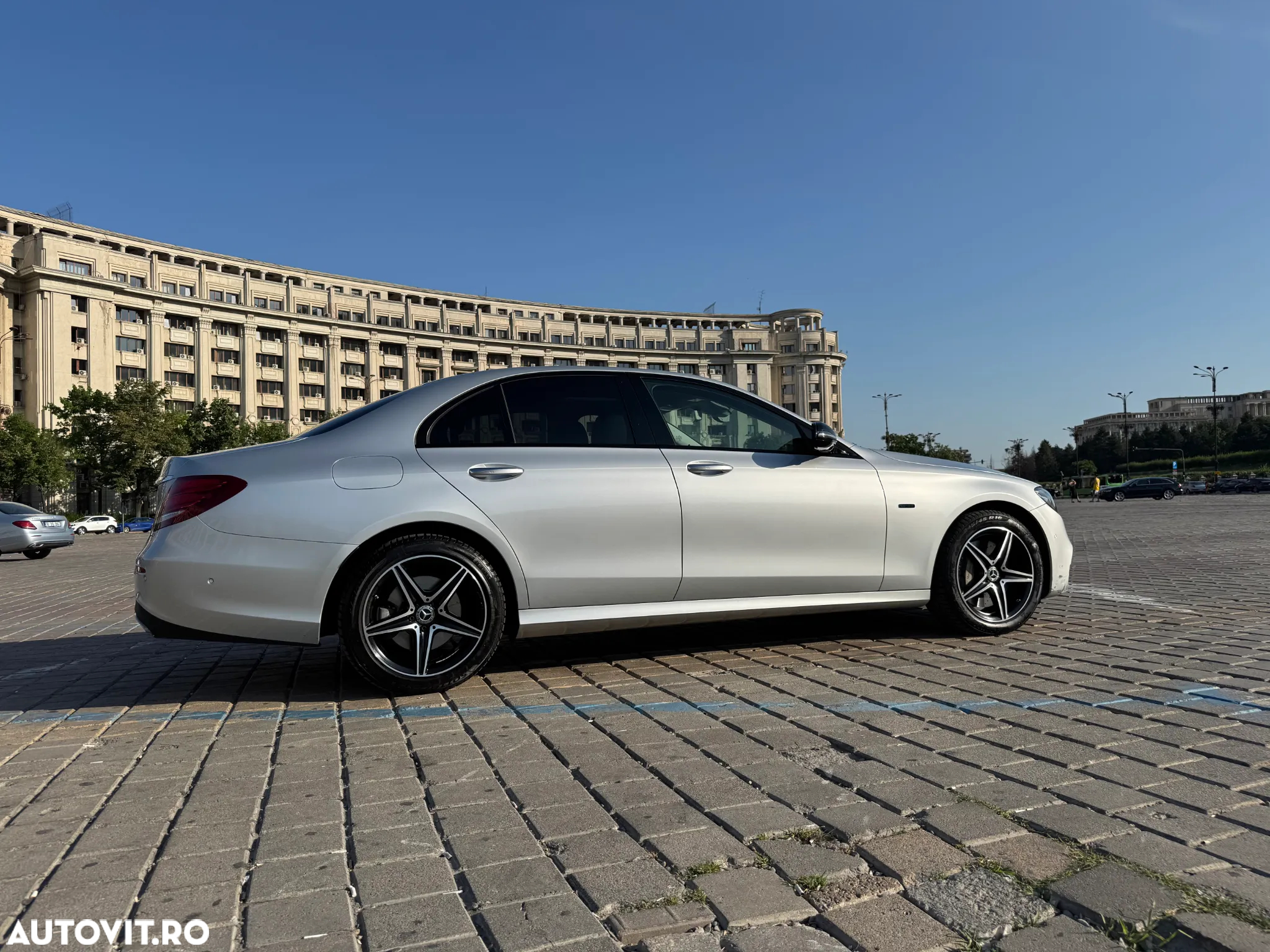 Mercedes-Benz E 300 de T 9G-TRONIC AMG Line - 4