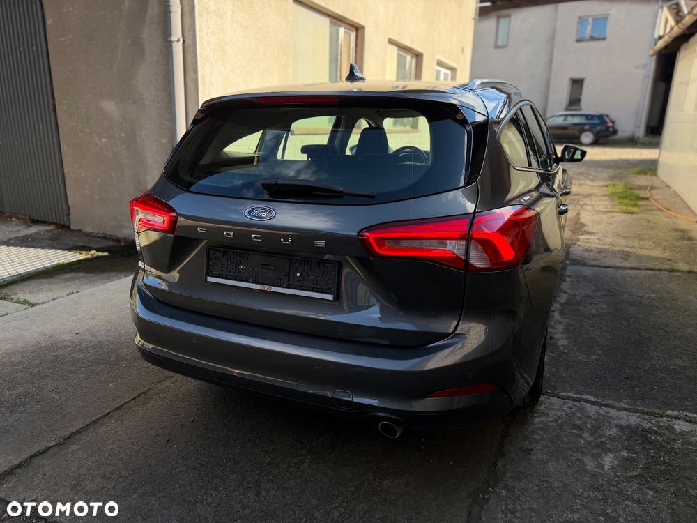 Ford Focus Turnier 1.5 EcoBlue Start-Stopp-System TITANIUM - 32
