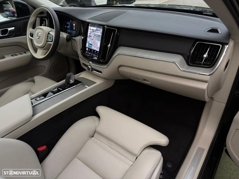 Volvo XC 60 2.0 T6 PHEV Plus Dark AWD - 21
