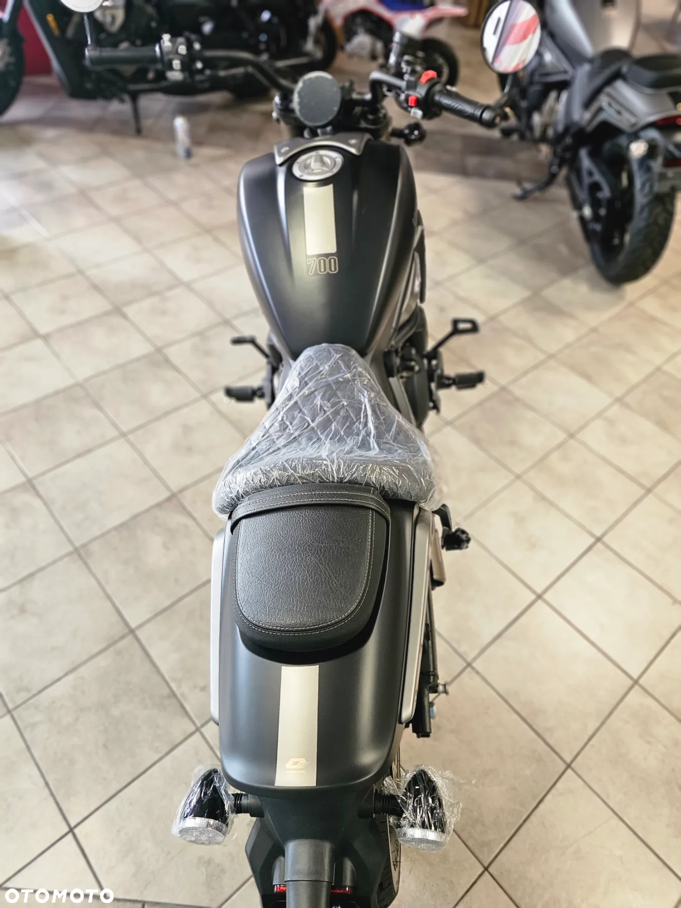 QJMOTOR SRV 700 - 2
