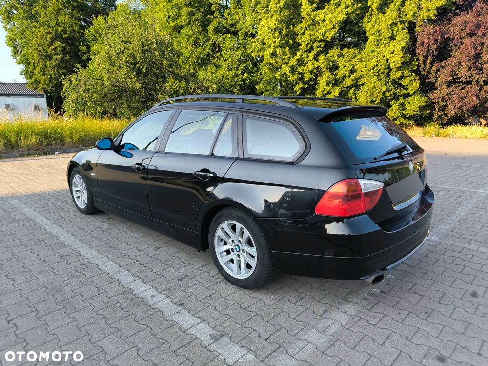 BMW Seria 3 318d DPF Touring - 6