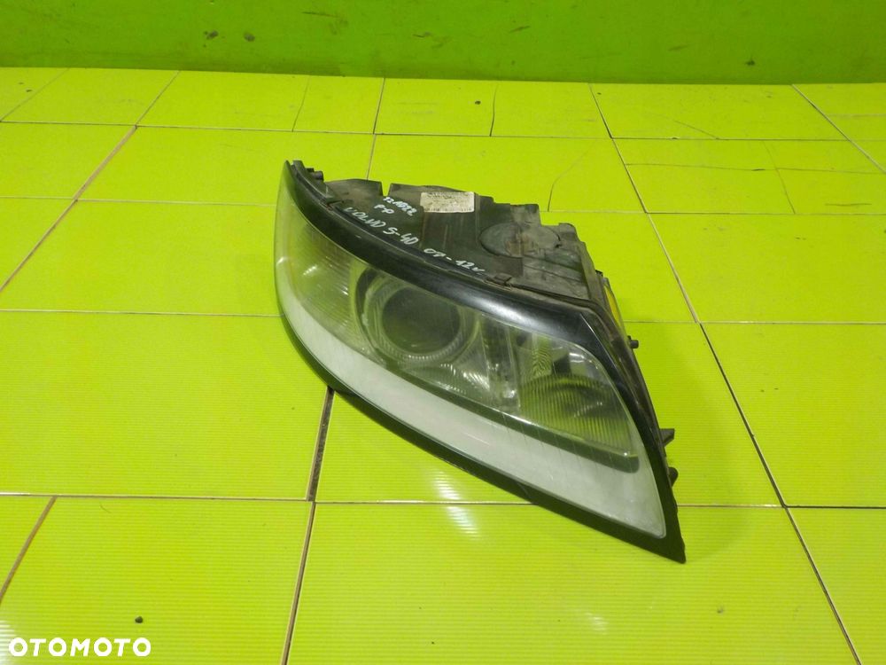 VOLVO S40 II LIFT 10r lampa prawa przod 31265701 - 9