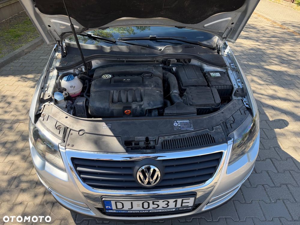 Volkswagen Passat 1.6 Comfortline Family - 10