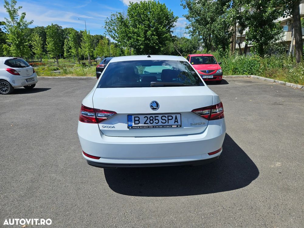Skoda Superb 2.0 TDI DSG Ambition - 7