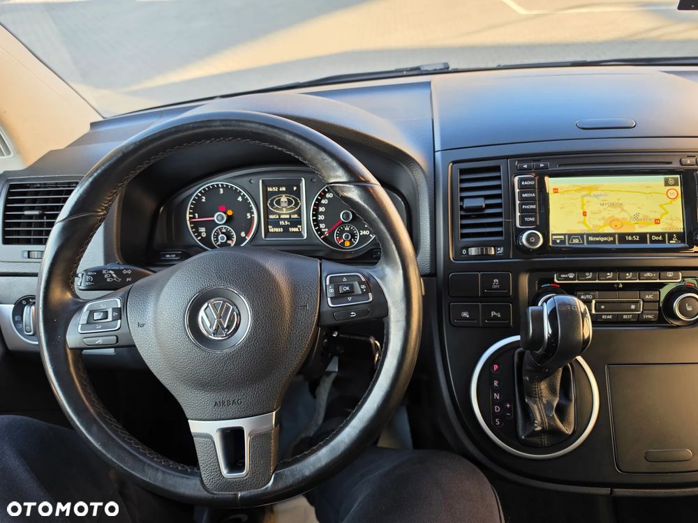 Volkswagen Multivan - 12