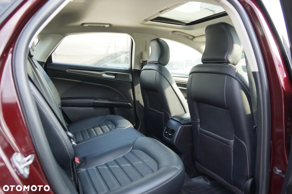 Ford Mondeo 2.0 EcoBoost Titanium - 31