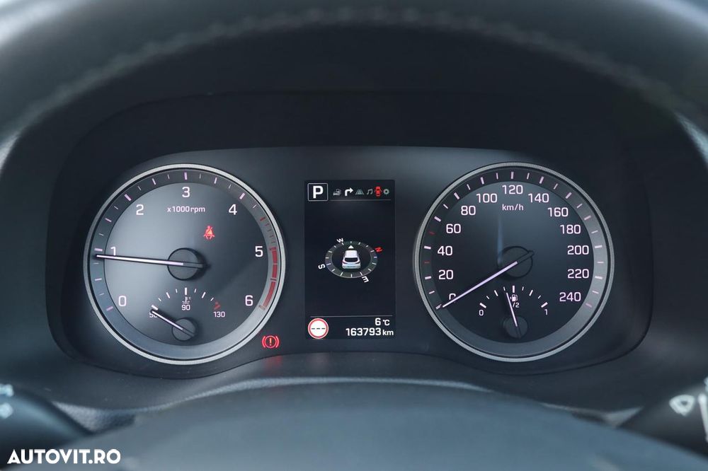 Hyundai Tucson 2.0 CRDI 4WD Automatik Advantage - 30