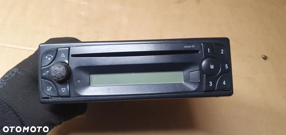 Radio radioodtwarzacz fabryczny Mercedes Vaneo A4148200286 - 1