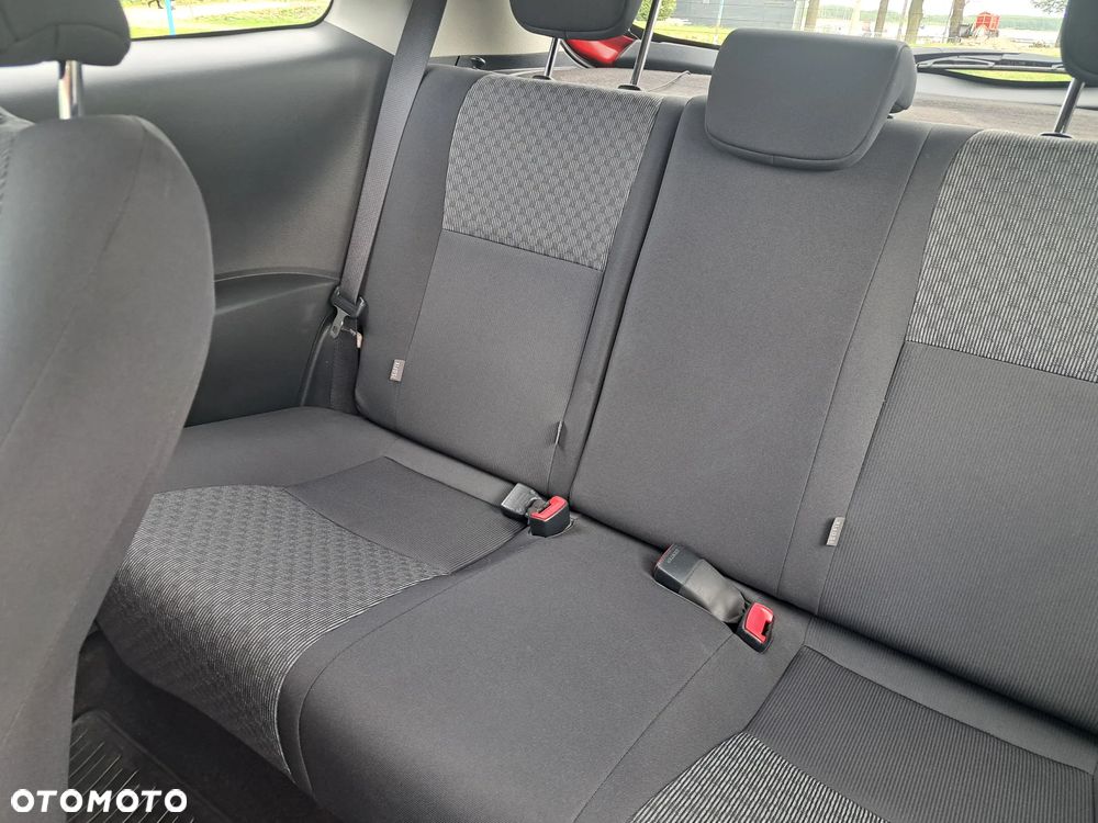 Toyota Yaris 1.33 Active - 27