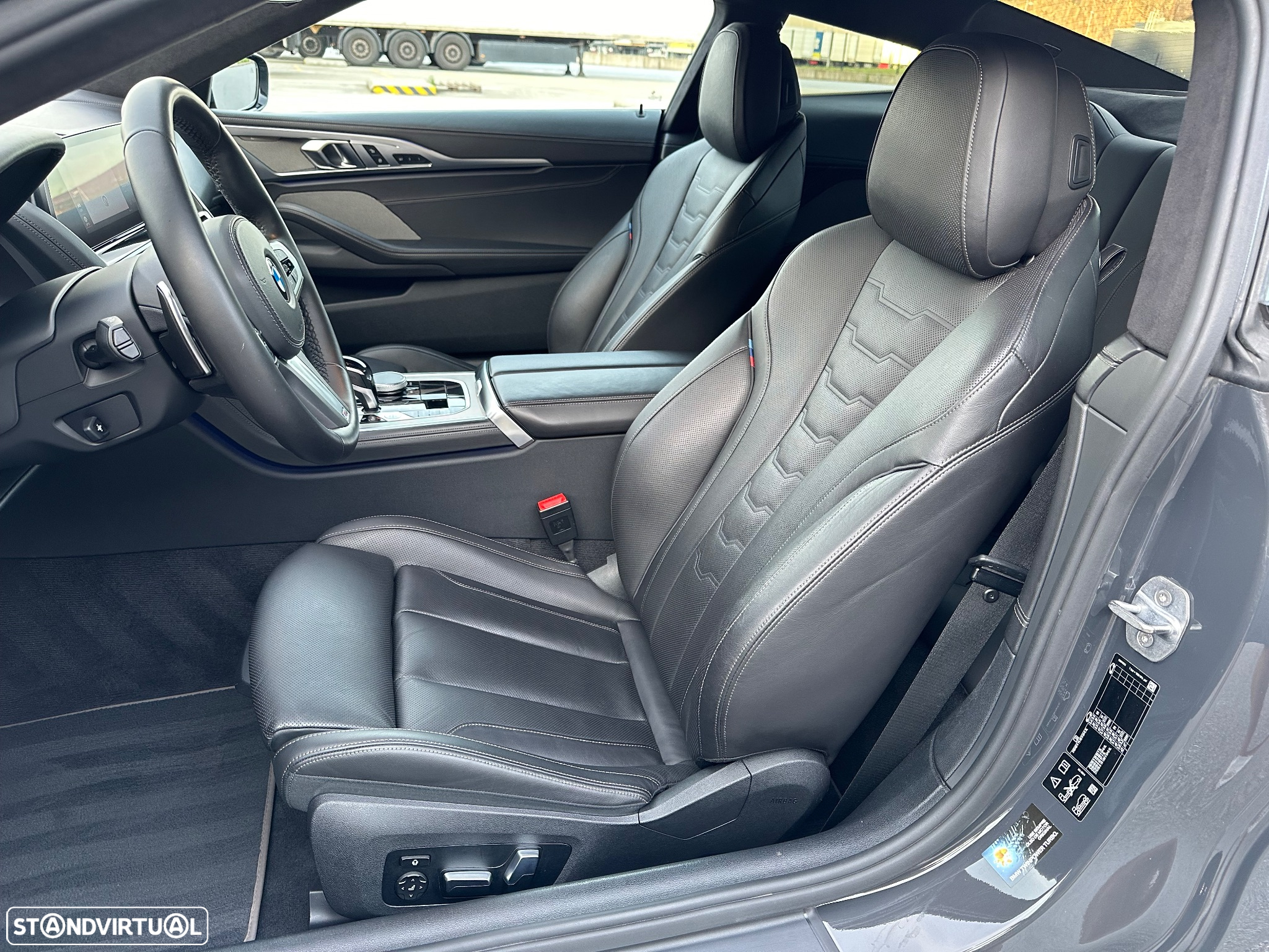 BMW M850i xDrive - 12