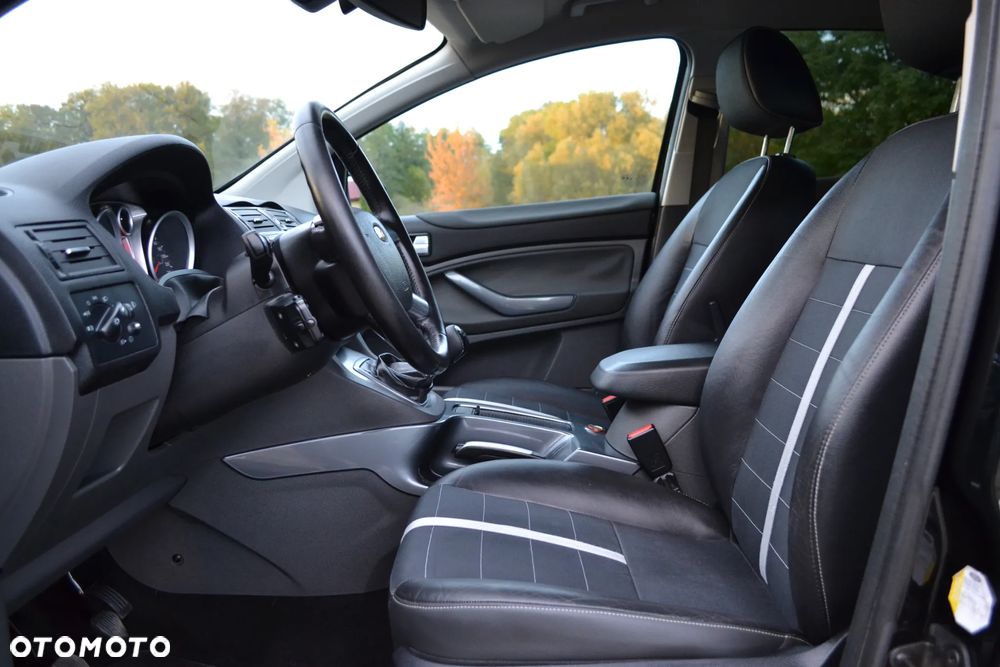 Ford Kuga 2.5 4x4 Titanium - 19