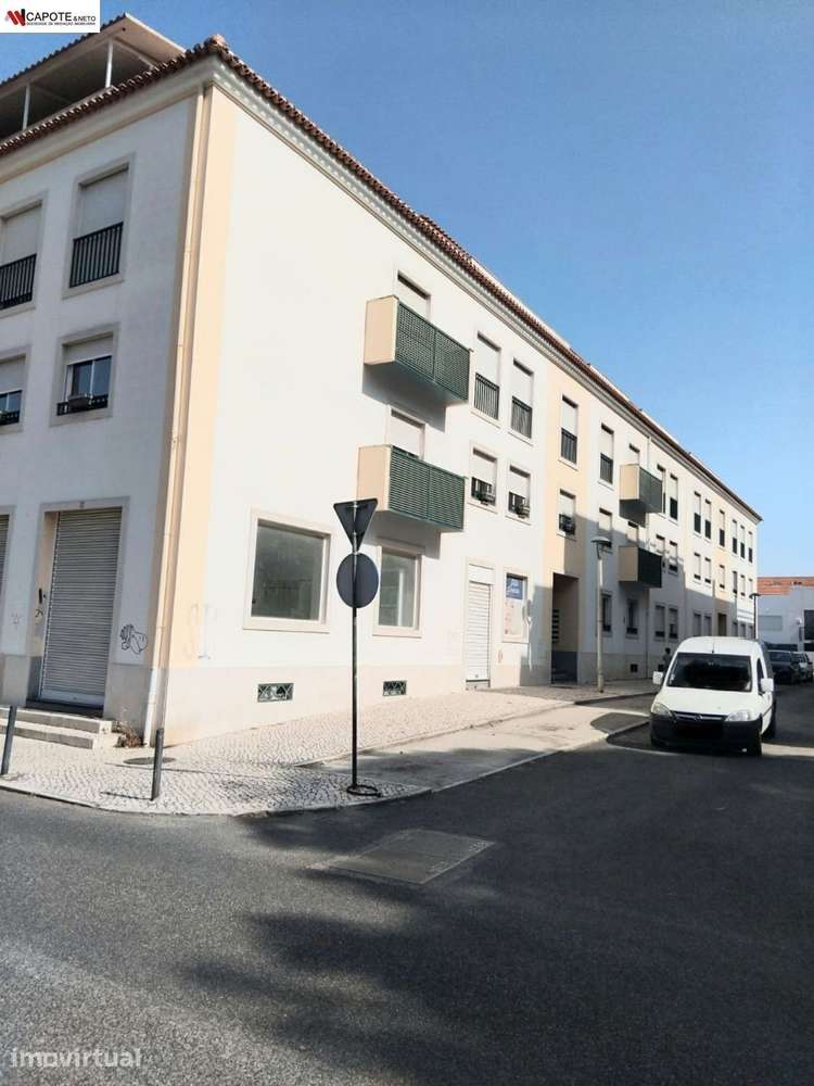 Maravilhoso T2 situado no Bairro Salgado (zona histórica) - Grande imagem: 2/21
