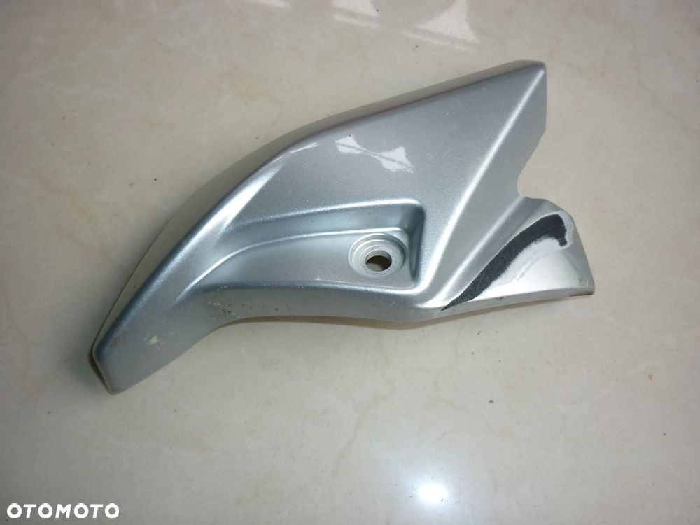 Osłona lampy Suzuki GSR 600 prawa - 2