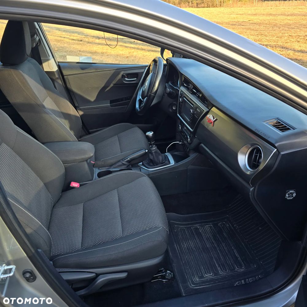 Toyota Auris 2.0 D-4D Premium - 10