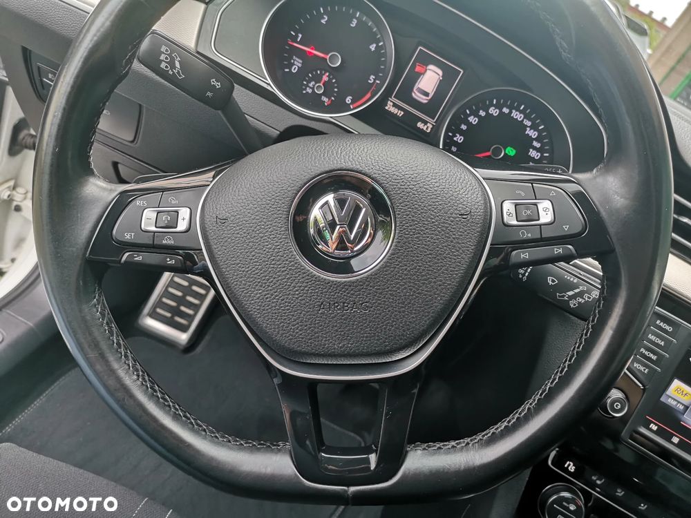 Volkswagen Passat Alltrack 2.0 TDI SCR 4Motion DSG - 17